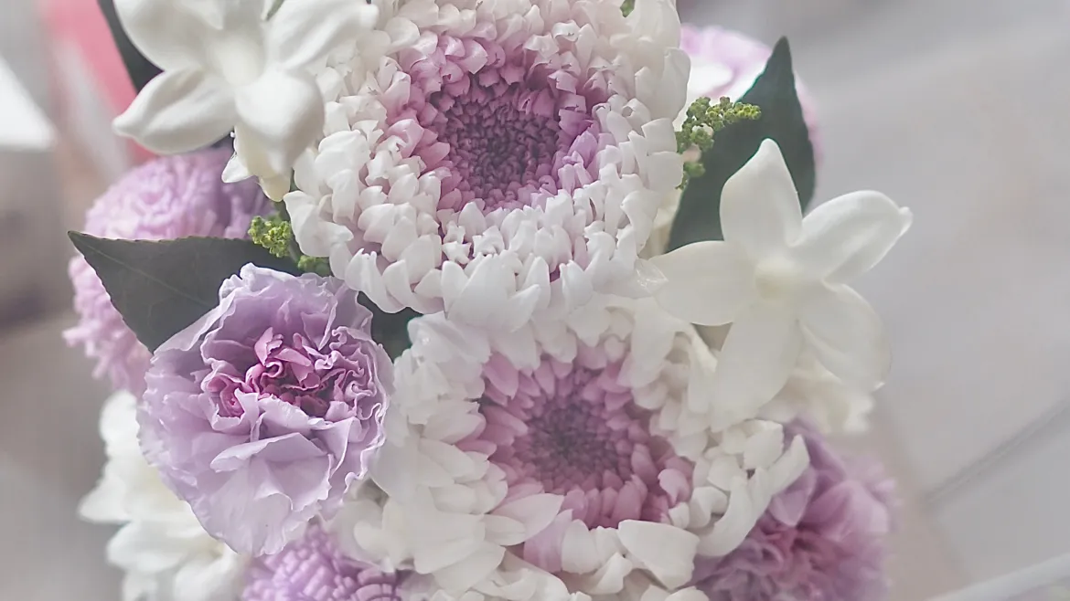 偲ぶ花・供花 故人やペットへの想いを伝えるフラワー